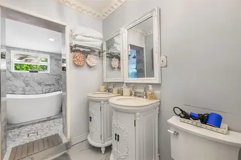 2820 SW 33rd Court Miami FL 33133
