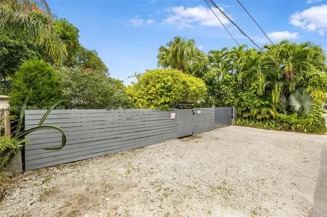 2820 SW 33rd Court Miami FL 33133