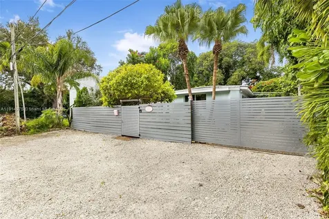 2820 SW 33rd Court Miami FL 33133