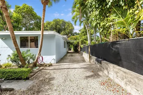 2820 SW 33rd Court Miami FL 33133