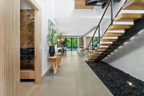 8625 NE 10th Avenue Miami FL 33138