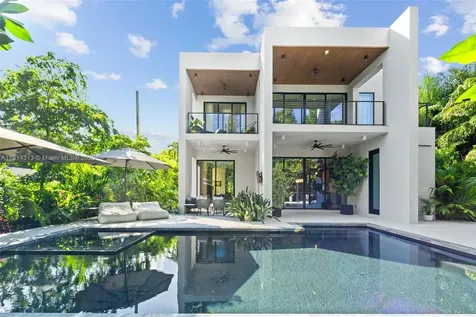 8625 NE 10th Avenue Miami FL 33138
