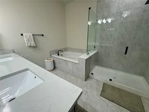 2162 Appleton Circle N Oakland Park FL 33309