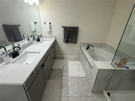 2162 Appleton Circle N Oakland Park FL 33309