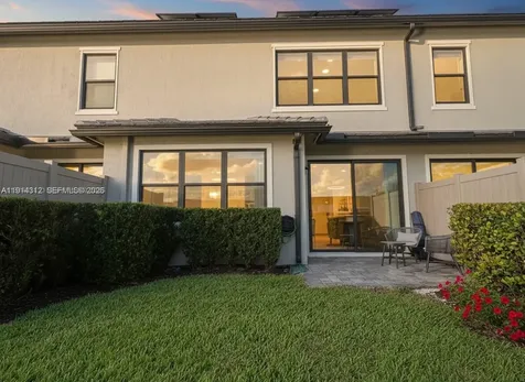 2162 Appleton Circle N Oakland Park FL 33309