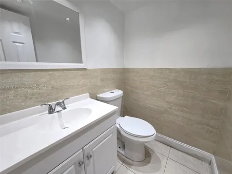 6940 Miami Gardens Drive Hialeah FL 33015
