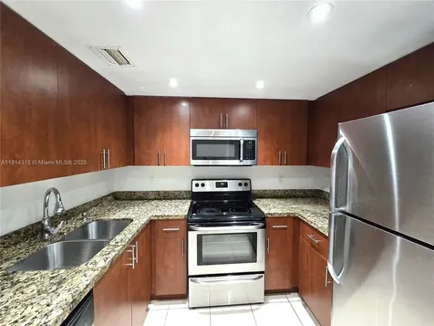 6940 Miami Gardens Drive Hialeah FL 33015