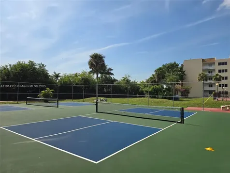 6940 Miami Gardens Drive Hialeah FL 33015