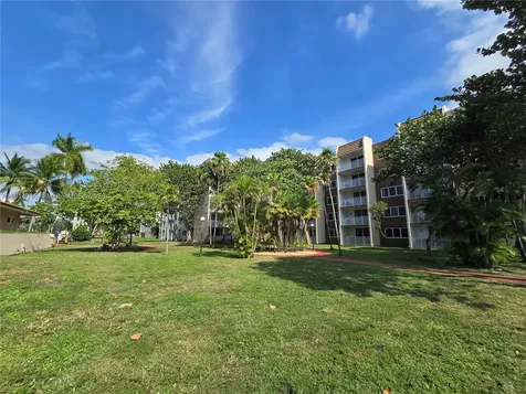 6940 Miami Gardens Drive Hialeah FL 33015