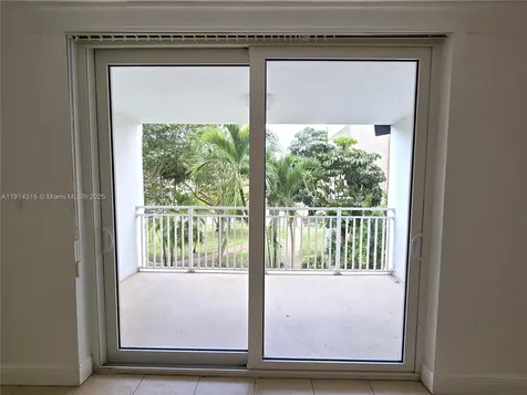 6940 Miami Gardens Drive Hialeah FL 33015