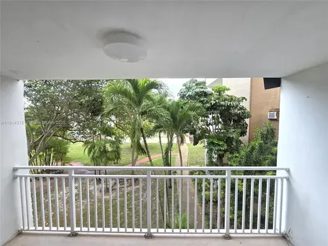 6940 Miami Gardens Drive Hialeah FL 33015