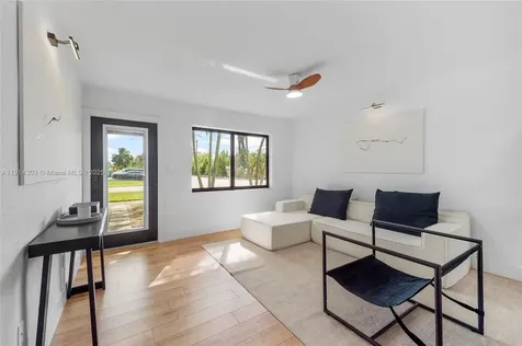 9915 SW 212th Street Cutler Bay FL 33189