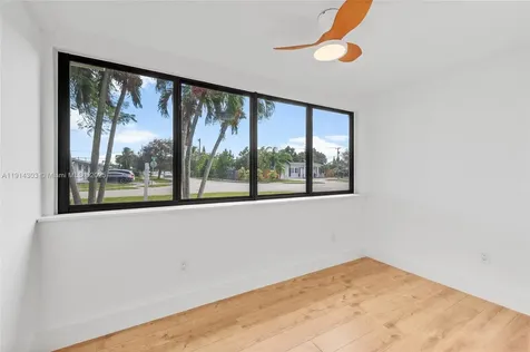 9915 SW 212th Street Cutler Bay FL 33189