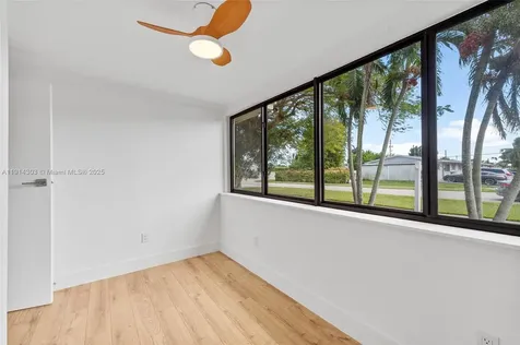 9915 SW 212th Street Cutler Bay FL 33189