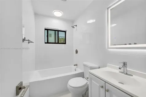 9915 SW 212th Street Cutler Bay FL 33189