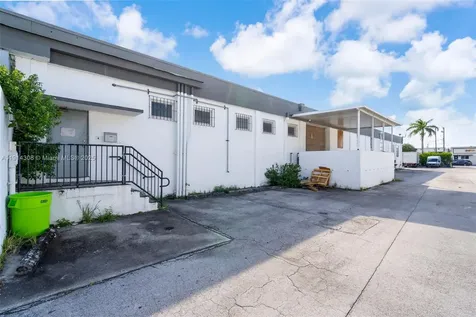 3925 E 10th Court Hialeah FL 33013