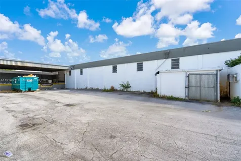 3925 E 10th Court Hialeah FL 33013