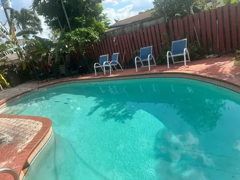 9530 Sunset Strip Sunrise FL 33322