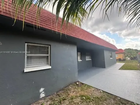 7810 SW 10th Street North Lauderdale FL 33068