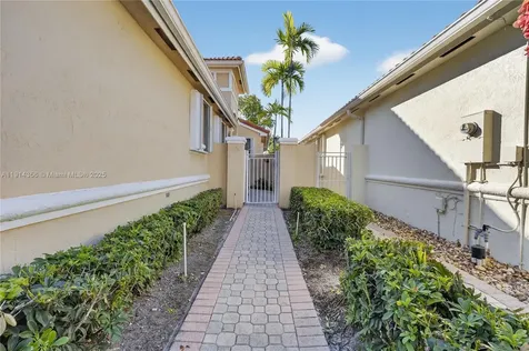 9518 NW 47th Terrace Doral FL 33178