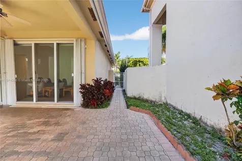 9518 NW 47th Terrace Doral FL 33178