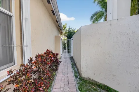 9518 NW 47th Terrace Doral FL 33178