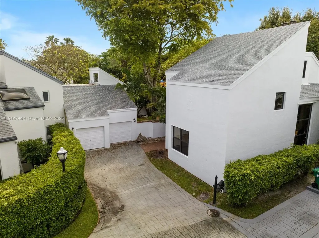 20215 W Oak Haven Circle Miami FL 33179