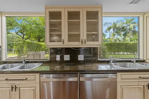 20215 W Oak Haven Circle Miami FL 33179