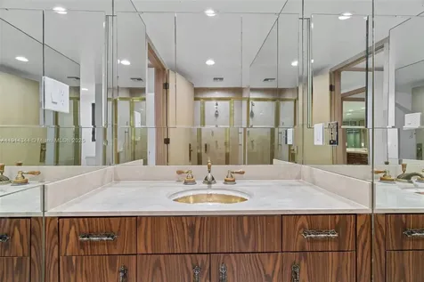 20215 W Oak Haven Circle Miami FL 33179