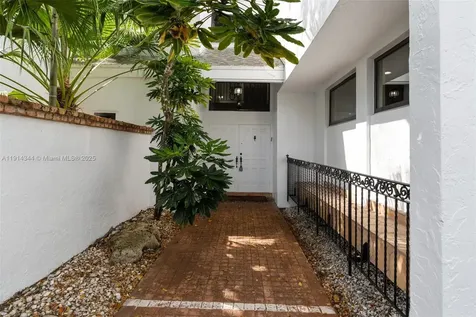 20215 W Oak Haven Circle Miami FL 33179