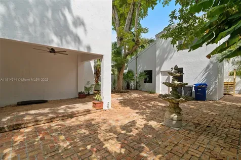 20215 W Oak Haven Circle Miami FL 33179
