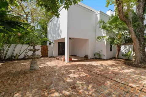 20215 W Oak Haven Circle Miami FL 33179