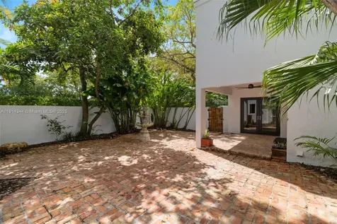 20215 W Oak Haven Circle Miami FL 33179