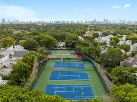 20215 W Oak Haven Circle Miami FL 33179