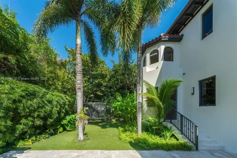 320 Atlantic Road Key Biscayne FL 33149