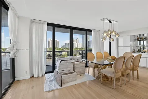 19667 Turnberry Way Aventura FL 33180