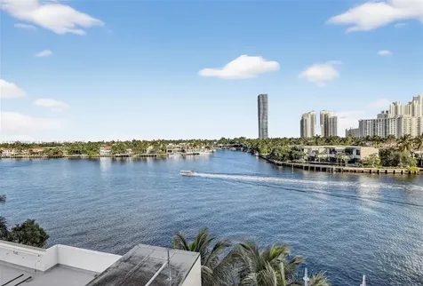 19667 Turnberry Way Aventura FL 33180