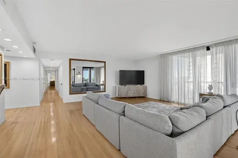 19667 Turnberry Way Aventura FL 33180