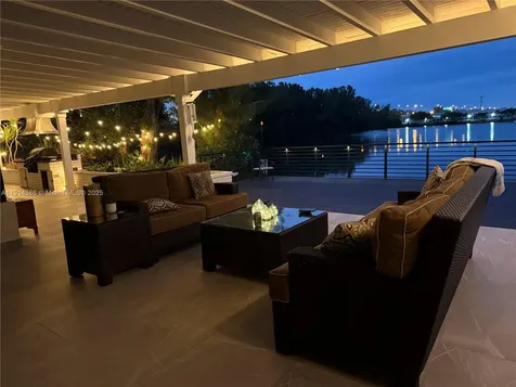 7521 SW 56th Street Miami FL 33155