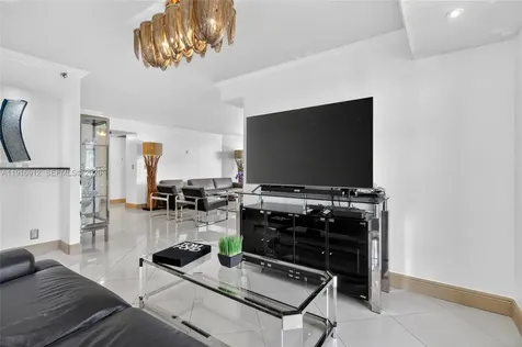 4000 Towerside Terrace Miami FL 33138