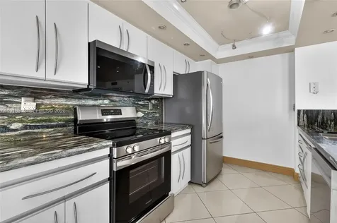 4000 Towerside Terrace Miami FL 33138