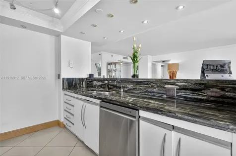 4000 Towerside Terrace Miami FL 33138