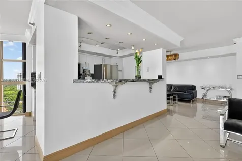 4000 Towerside Terrace Miami FL 33138