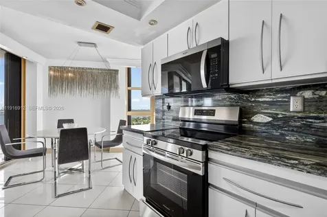 4000 Towerside Terrace Miami FL 33138