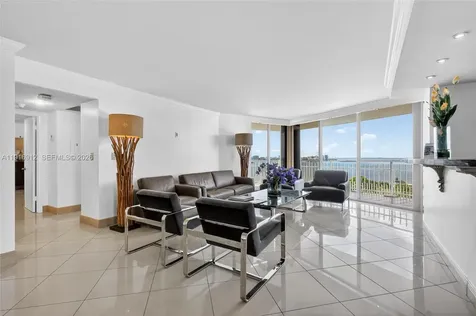 4000 Towerside Terrace Miami FL 33138