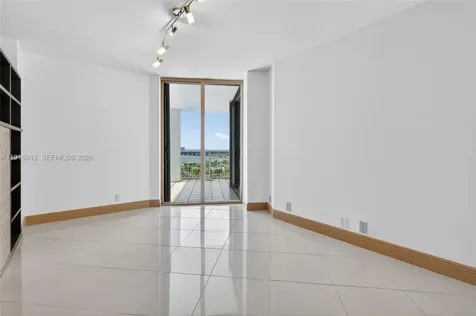4000 Towerside Terrace Miami FL 33138