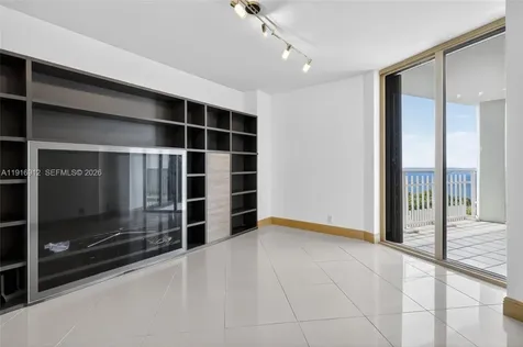 4000 Towerside Terrace Miami FL 33138