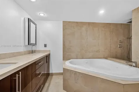 4000 Towerside Terrace Miami FL 33138
