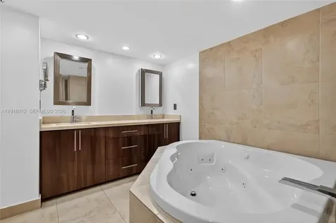 4000 Towerside Terrace Miami FL 33138