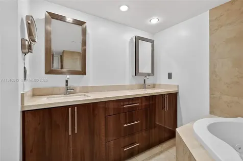 4000 Towerside Terrace Miami FL 33138